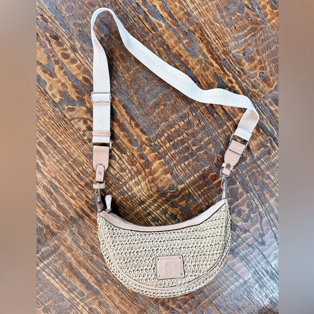 Stylish Tan Woven Tommy Bahama Shoulder Bag- NEW! - Picture 1 of 5